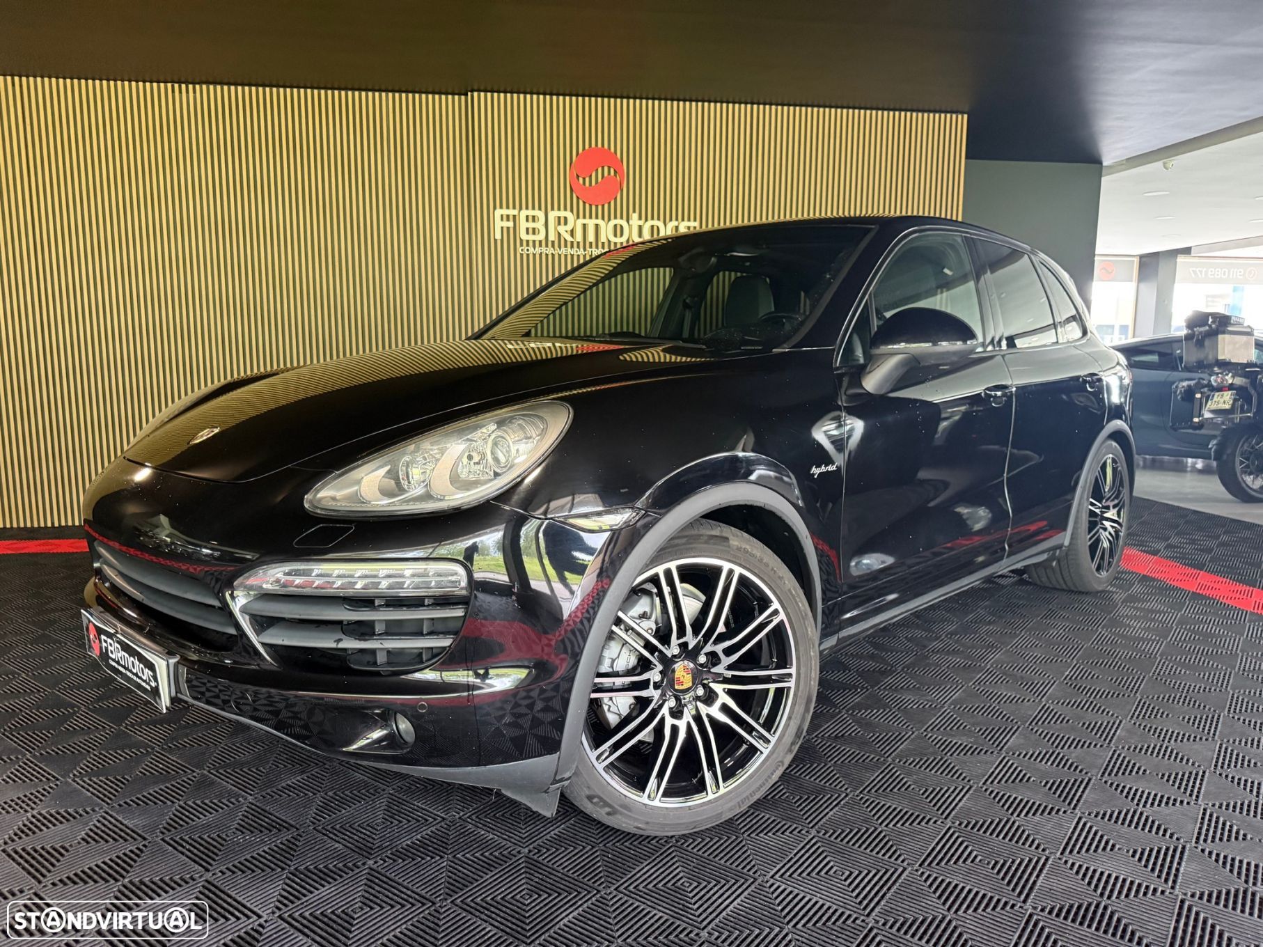 Porsche Cayenne S Hybrid - 1