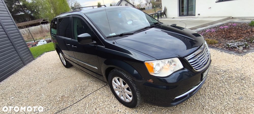 Chrysler Town & Country - 14