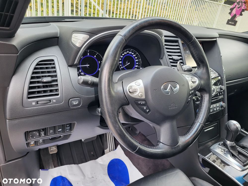Infiniti Q70 3.0d S Premium - 8