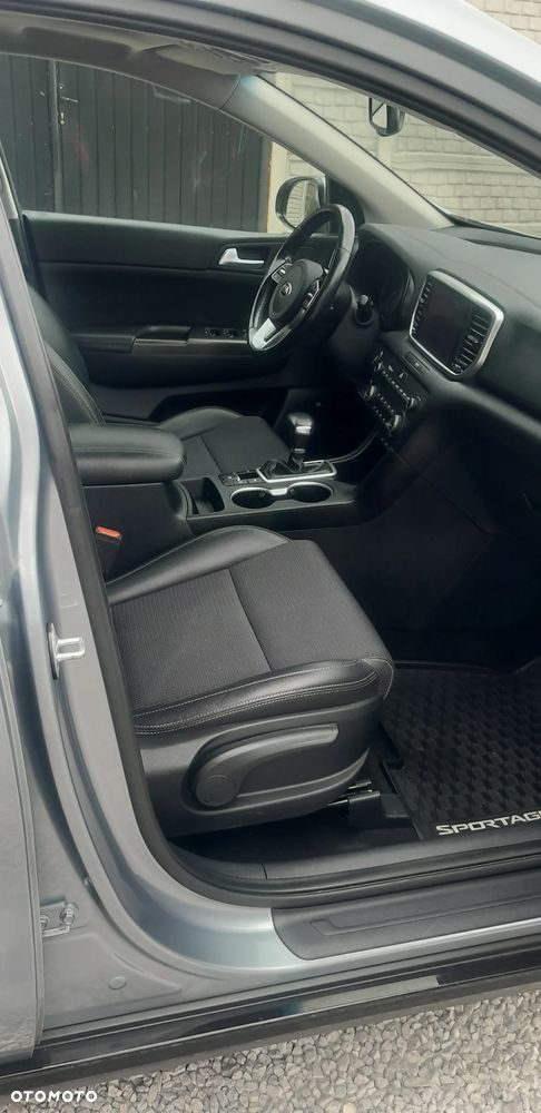 Kia Sportage 1.6 CRDI MHEV Black Edition 2WD DCT - 19