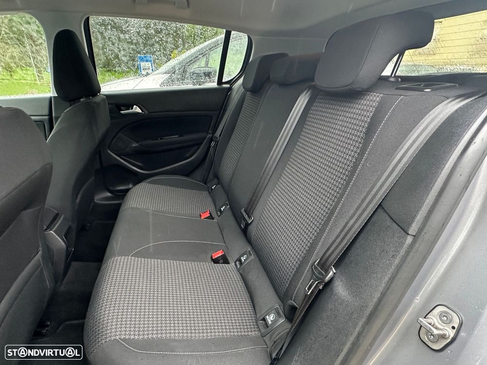 Peugeot 308 1.5 BlueHDi Style - 11