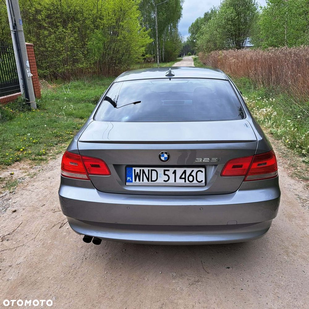 BMW Seria 3 2007 photo 2