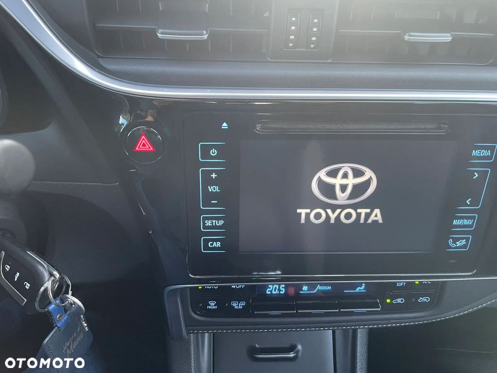Toyota Auris - 22