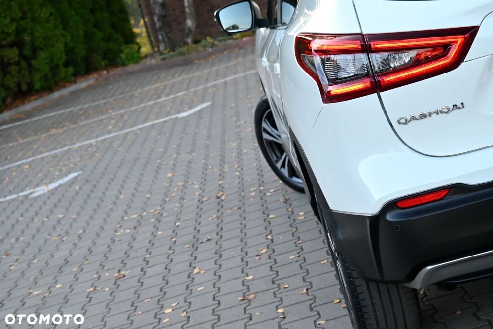 Nissan Qashqai 1.3 DIG-T N-Connecta DCT - 17