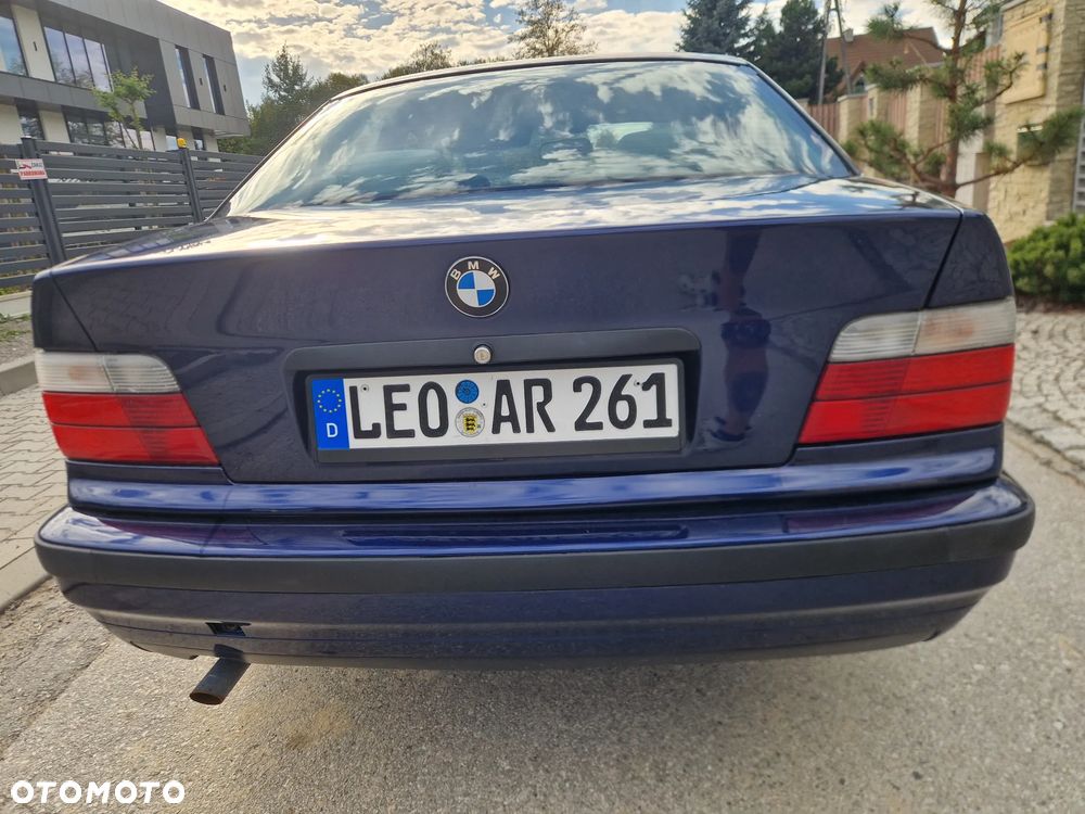 BMW Seria 3 318i - 6