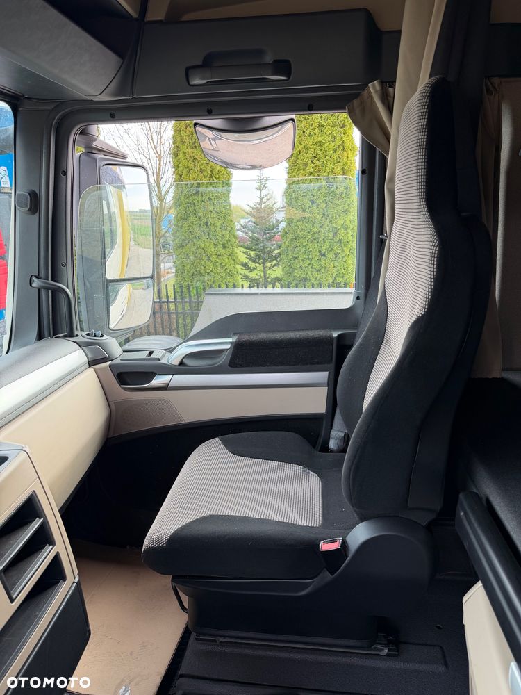 MAN TGX 26.420 6x2 // Oś podnoszona // Firanka // Winda - 20