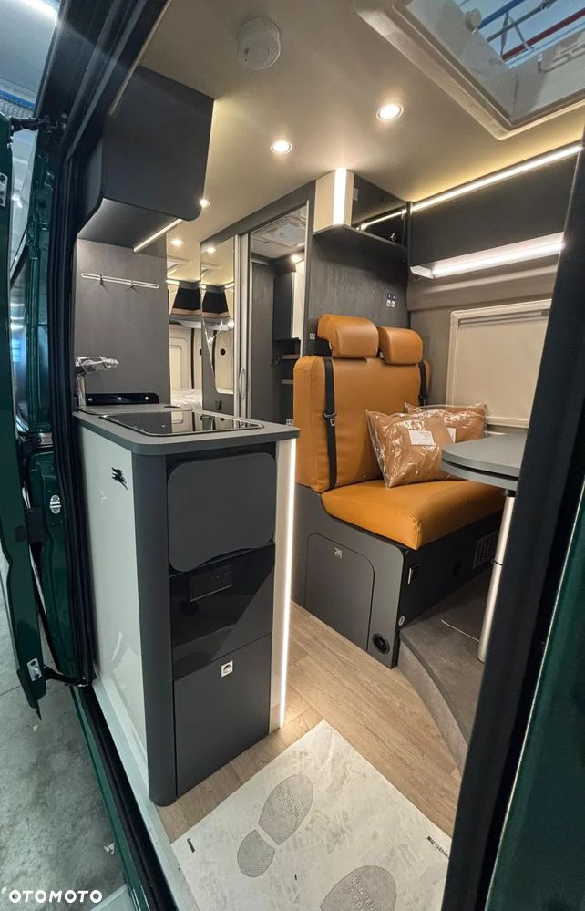 Laika KOSMO 60 SUPREMO z oknem SkyView - 12