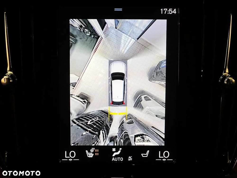 Volvo V90 Cross Country B5 D AWD Momentum Pro - 12