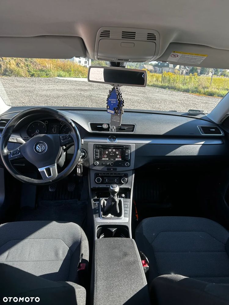 Volkswagen Passat 1.6 TDI Comfortline - 5