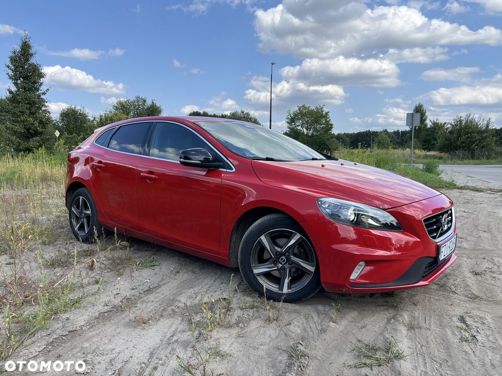 Volvo V40 D2 Drive-E R-Design Momentum - 1