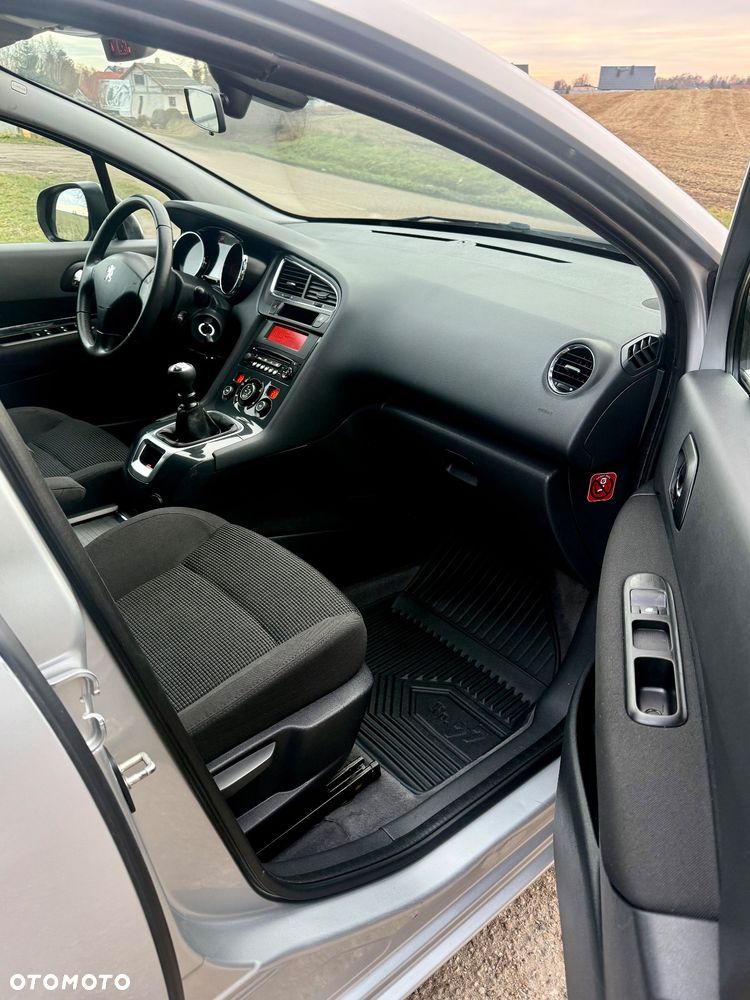 Peugeot 5008 1.6 HDi Family 7os - 18