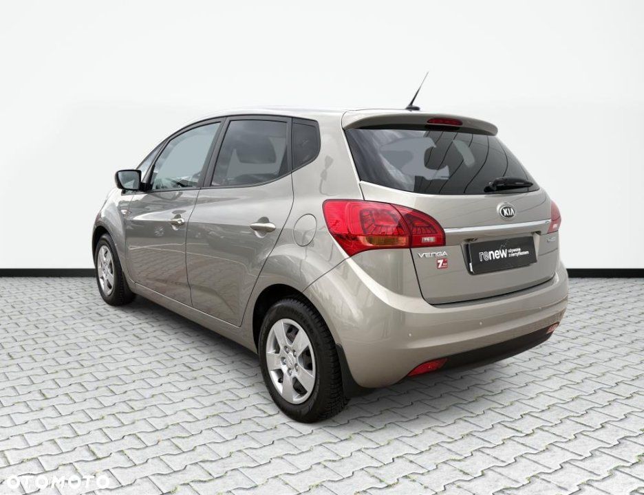 Kia Venga - 7