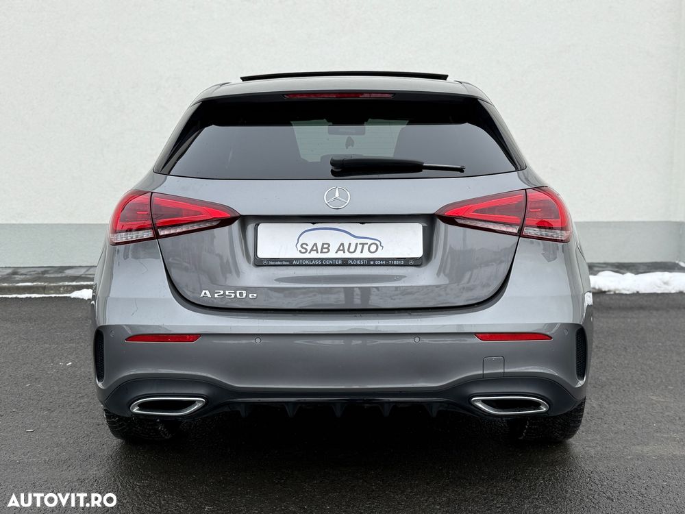 Mercedes-Benz A 250 - 25