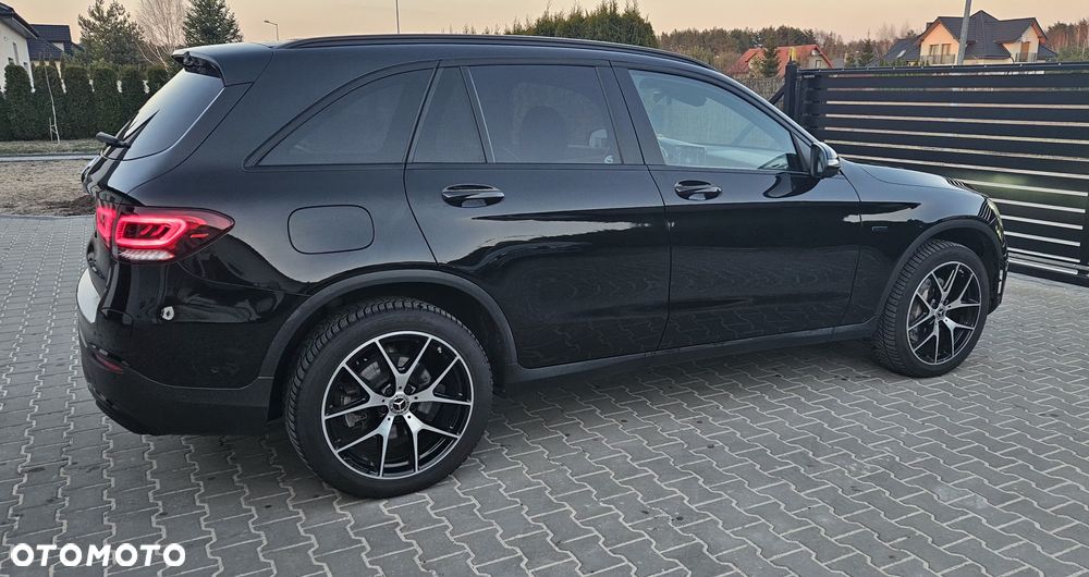 Mercedes-Benz GLC 220 d 4Matic 9G-TRONIC AMG Line - 10