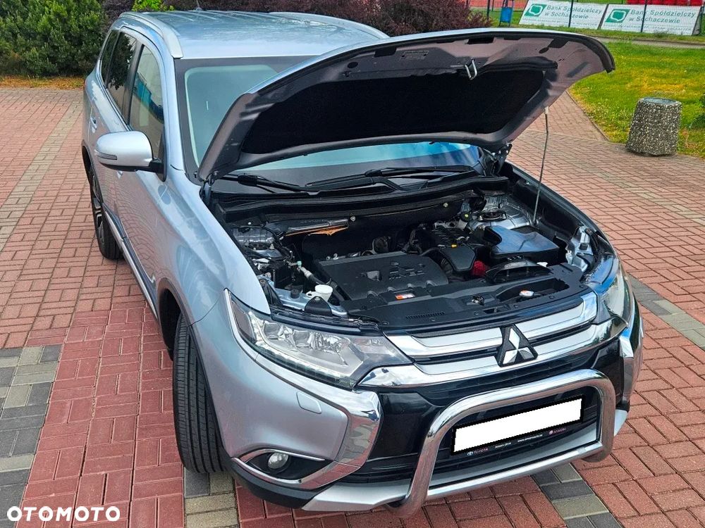 Mitsubishi Outlander 2.0 4WD Invite - 10