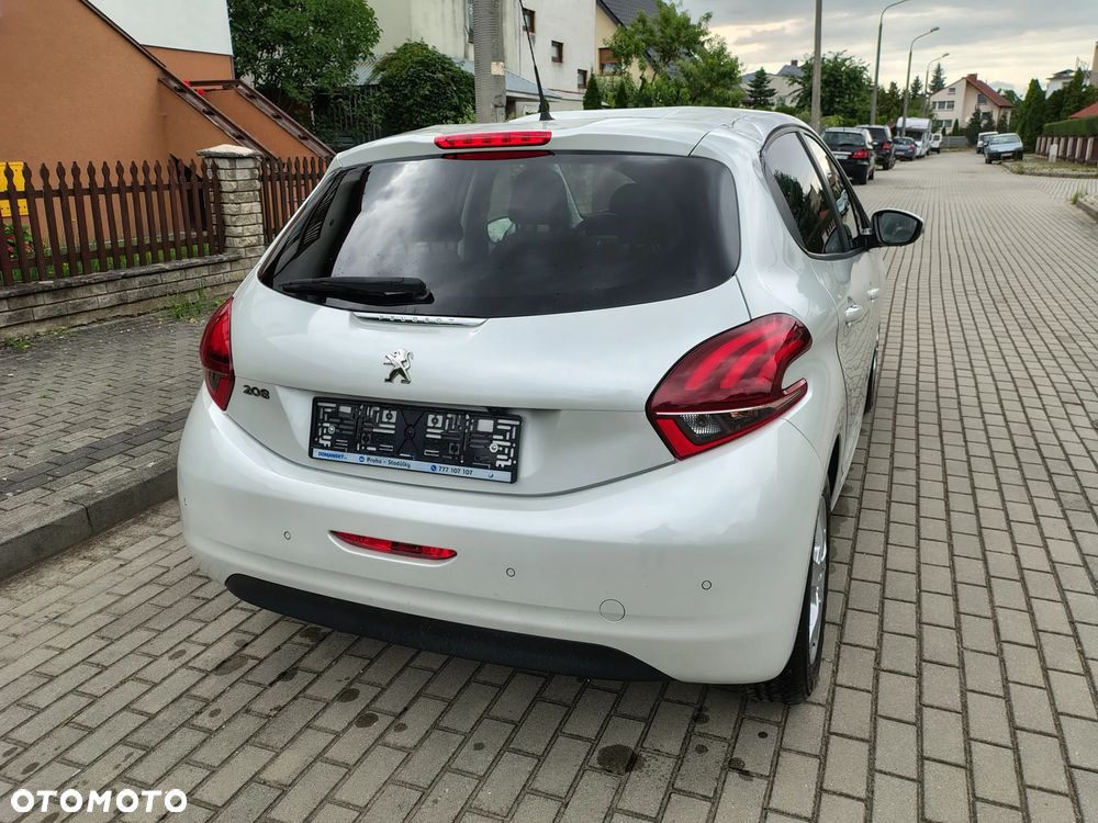 Peugeot 208 - 9