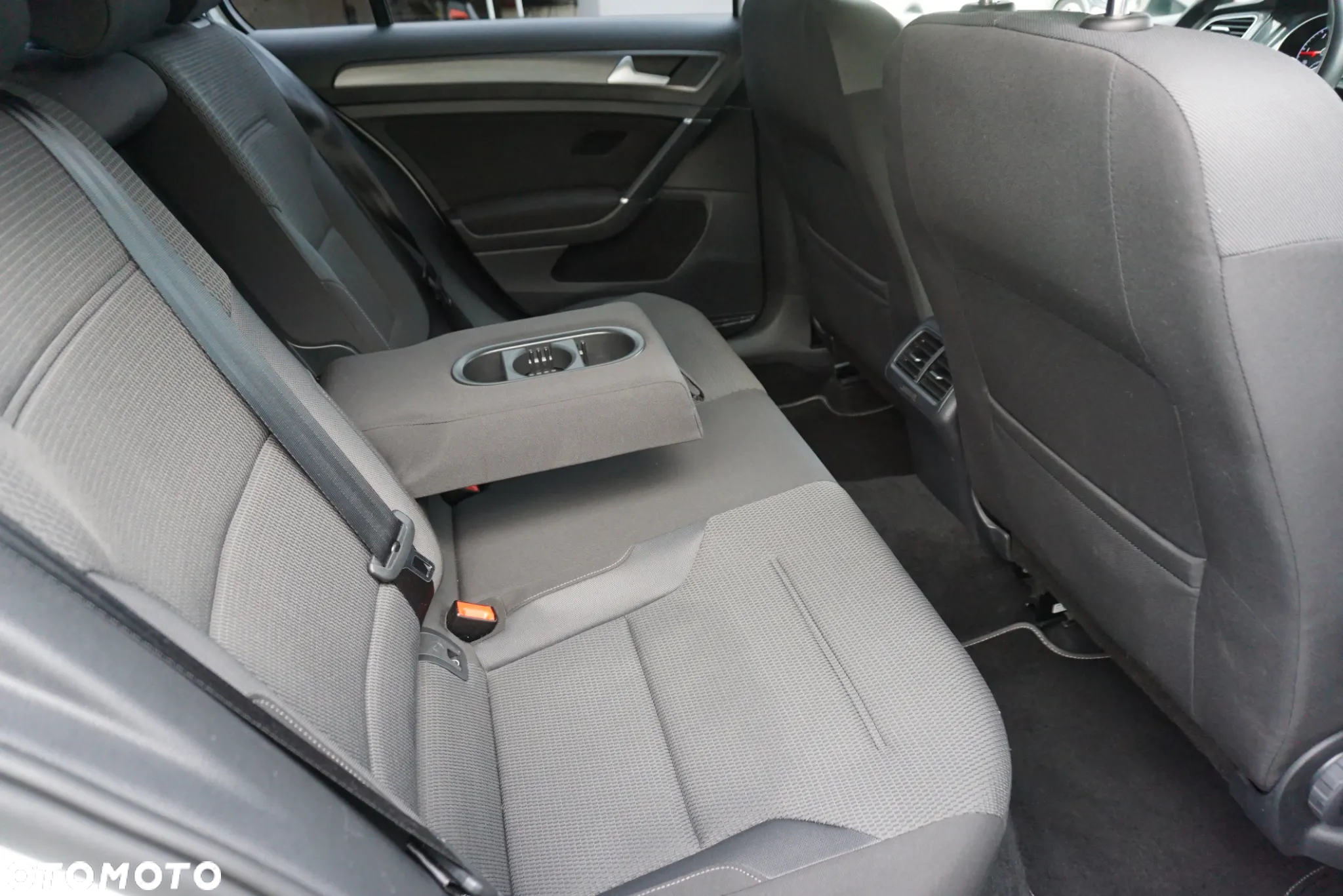 Volkswagen Golf 1.6 TDI SCR Comfortline - 15