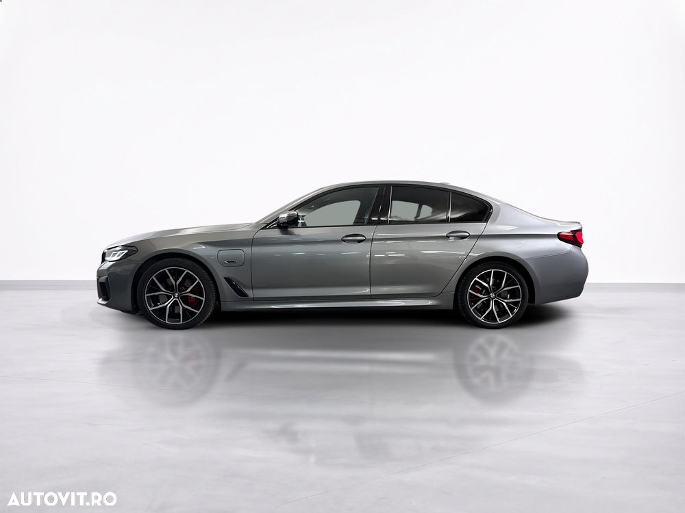 BMW Seria 5 530e Aut. - 3