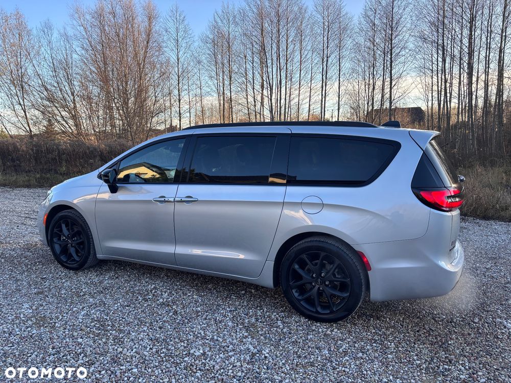 Chrysler Pacifica - 10