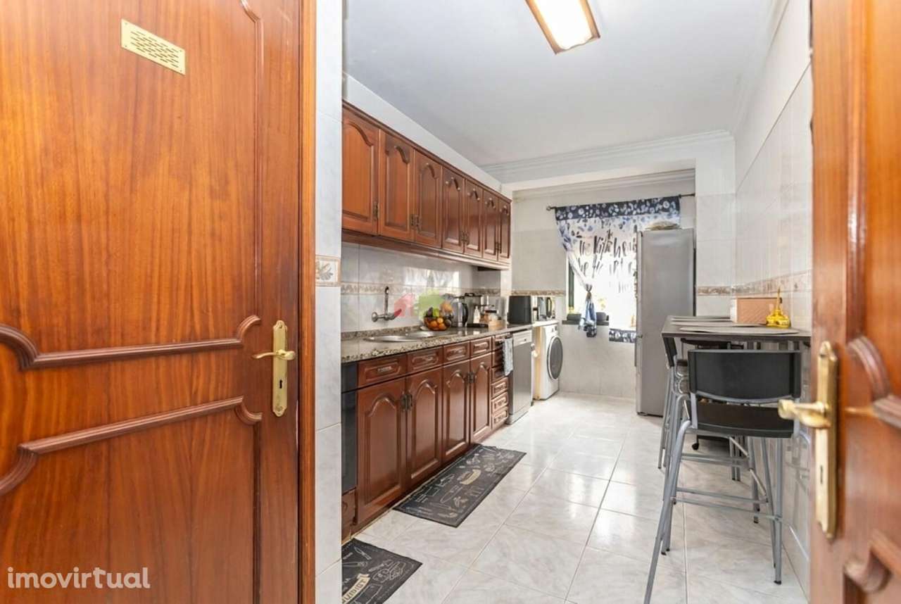 Apartamento T2, 1º andar l Quinta do Conde - Grande imagem: 3/26