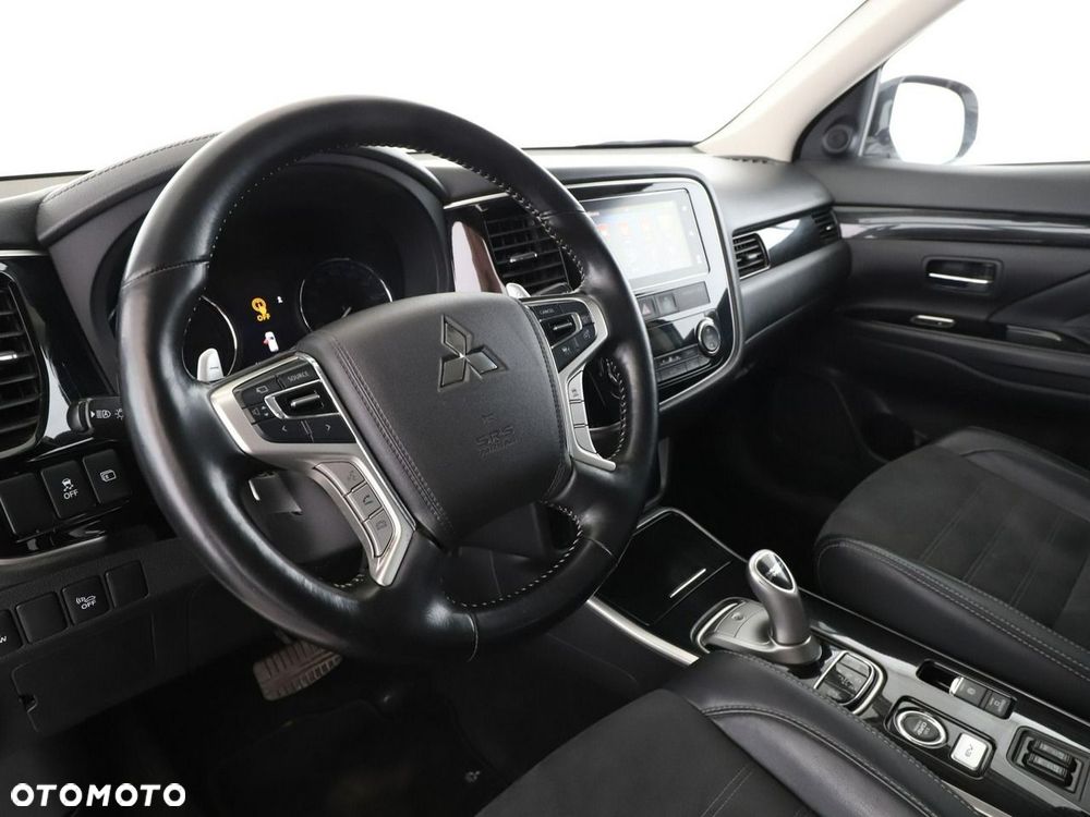 Mitsubishi Outlander Intense + - 15