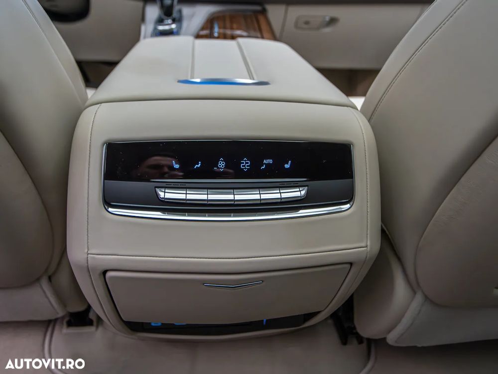 Cadillac Escalade 6.2 V8 ESV Platinum - 28