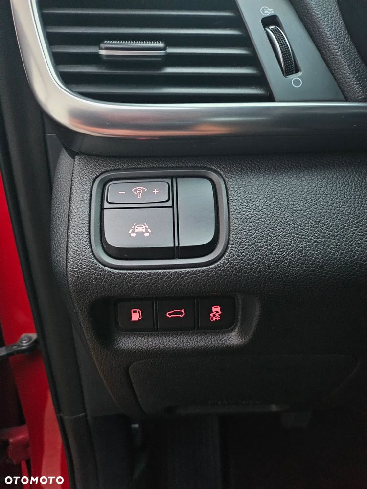 Kia Optima 2.0 L - 16