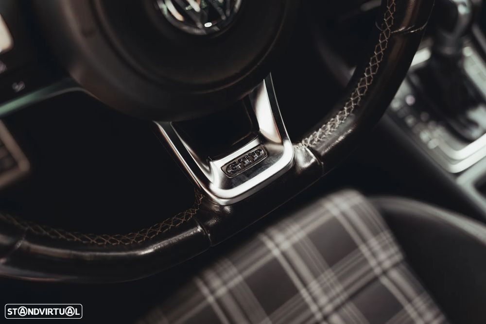 VW Golf 2.0 TDi GTD DSG - 19