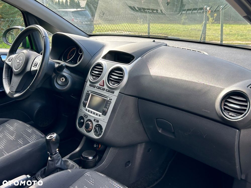 Opel Corsa 1.4 16V Color Edition - 28