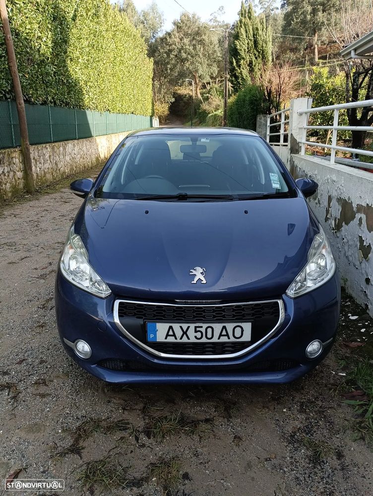 Peugeot 208 - 1