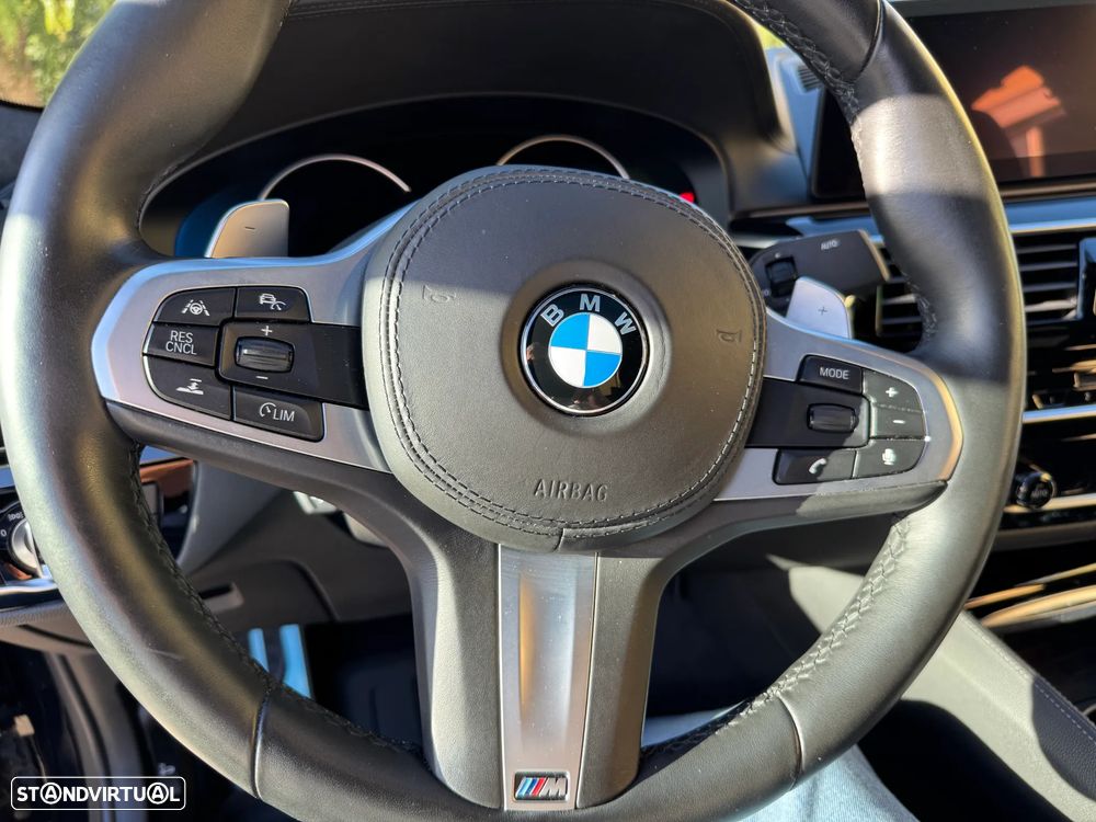 BMW 530 e iPerformance Pack M - 24