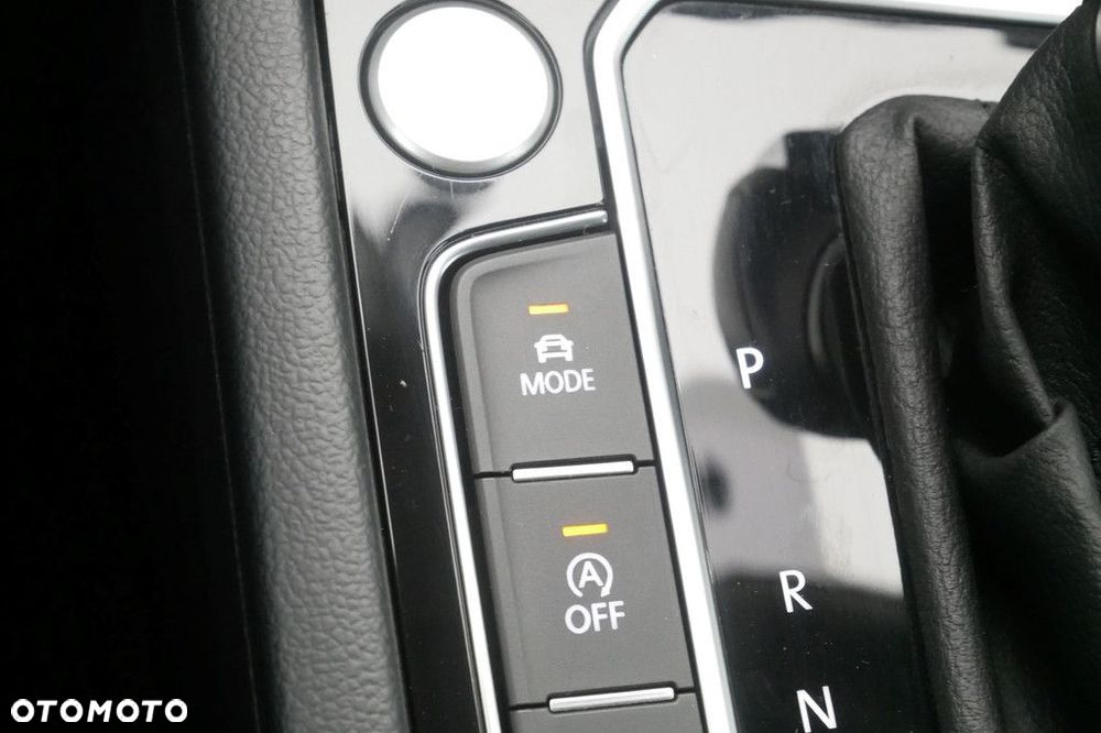 Volkswagen Passat Variant 2.0 TSI Elegance DSG - 23