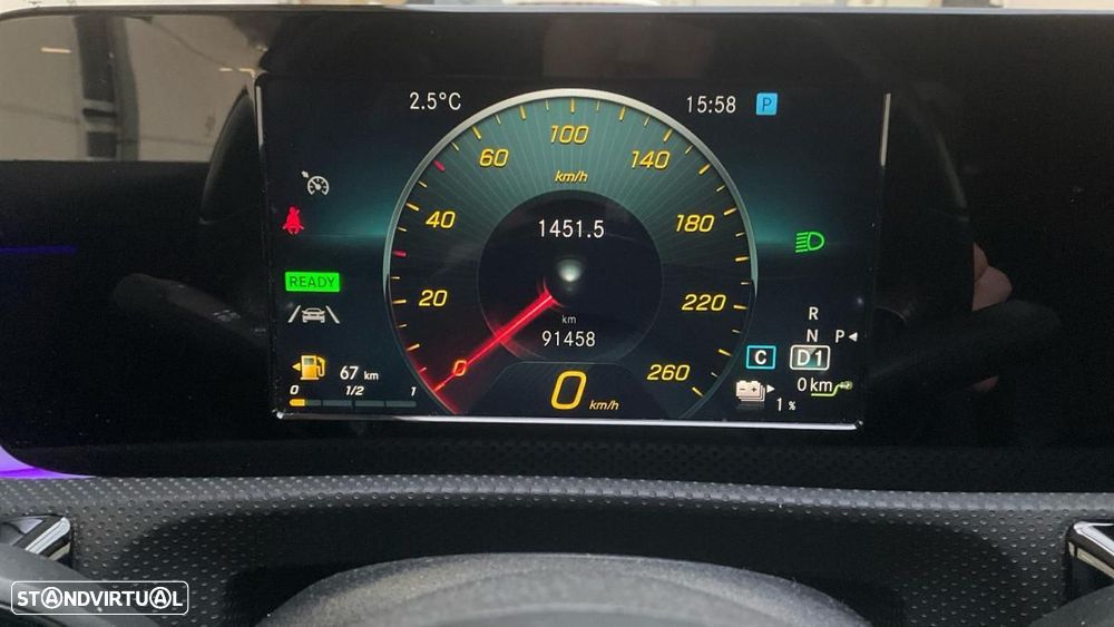 Mercedes-Benz A 250 Limousine e AMG Line - 3