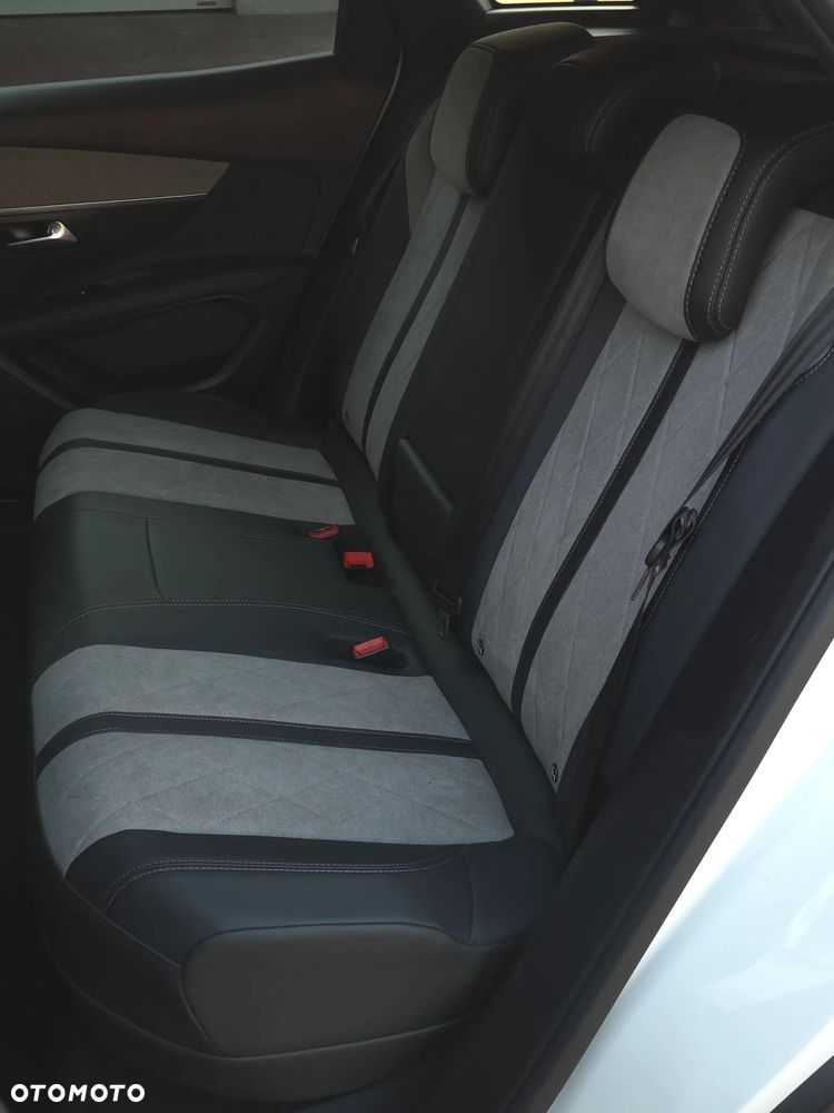 Peugeot 3008 1.6 PureTech Hybrid4 PHEV GT Pack S&S EAT8 - 18