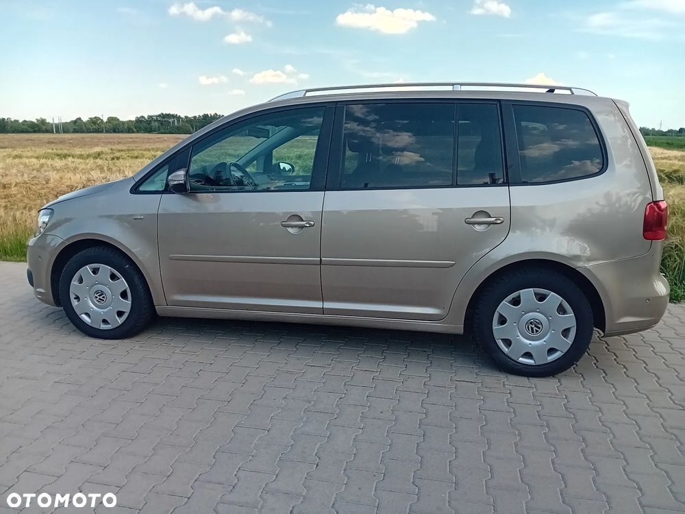 Volkswagen Touran - 8