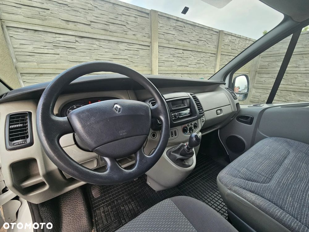 Renault TRAFIC - 12
