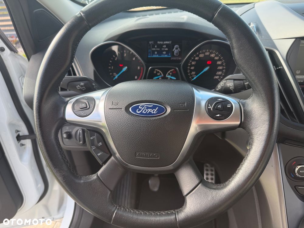 Ford Kuga - 32