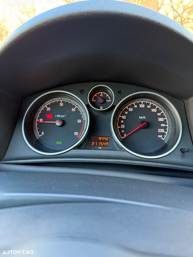 Opel Astra 1.3 CDTI - 8