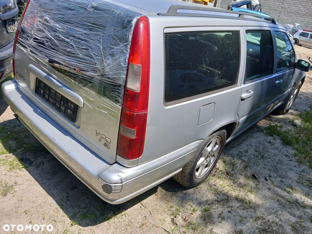 volvo V70 I 42,633 fotel fotele kanapa deska kokpit podsufitka boczek boczki klamka podłokietnik - 2