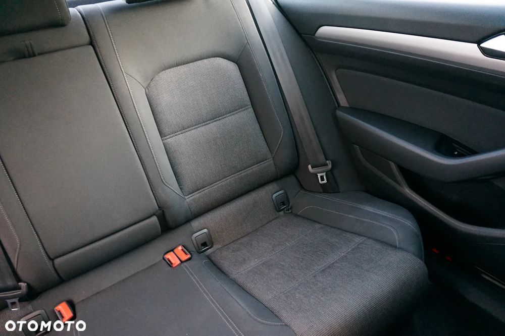 Volkswagen Passat 2.0 TDI BMT Comfortline - 11