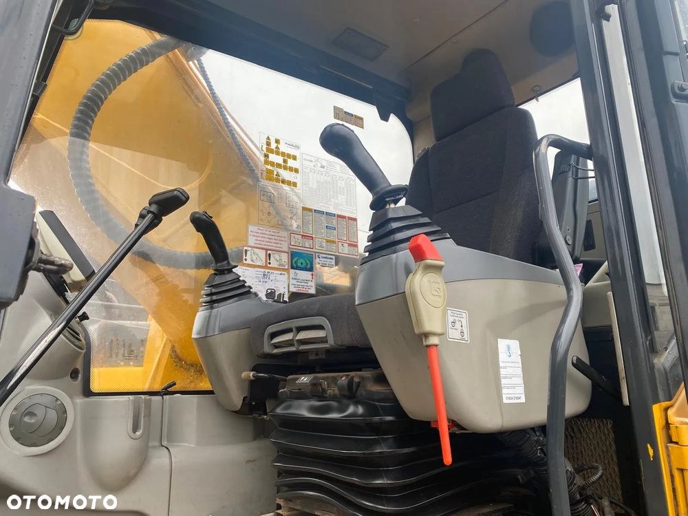 Liu Gong 939E - 5