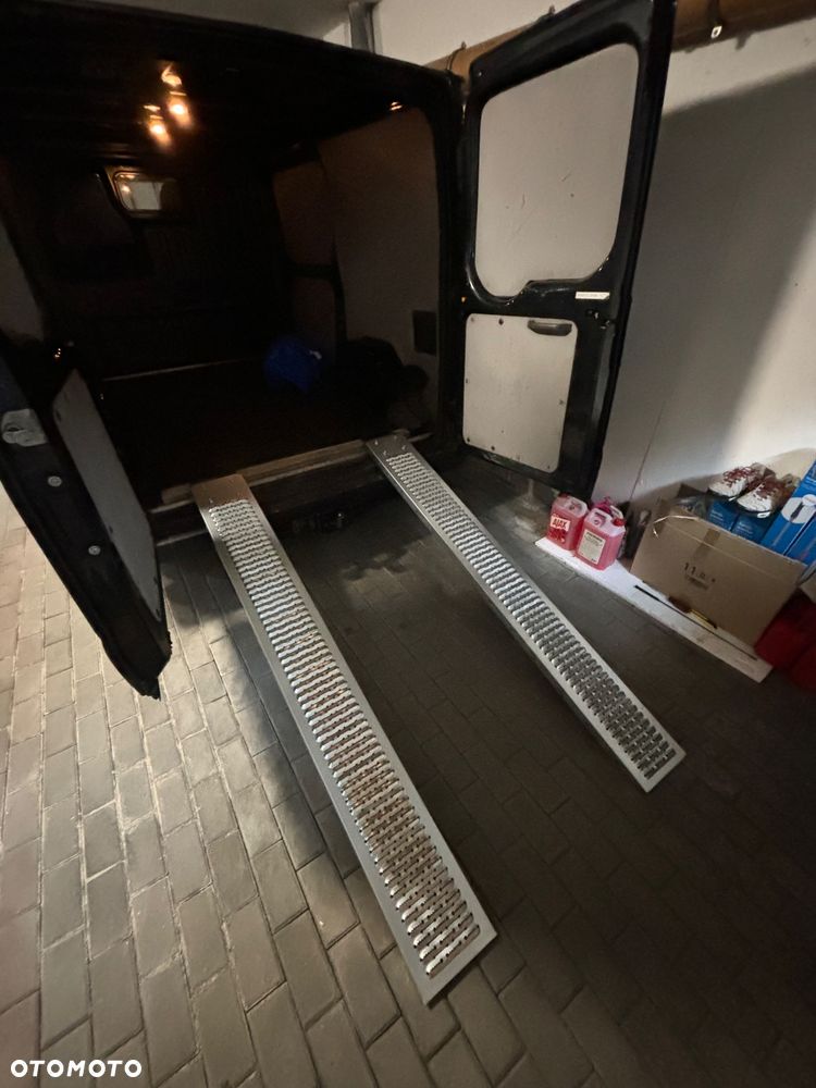 Ford Transit - 13
