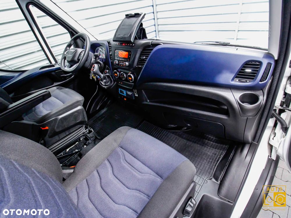 Iveco DAILY - 7