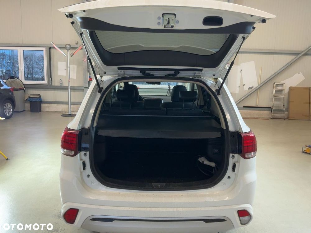 Mitsubishi Outlander 2.4 4WD Spirit - 3
