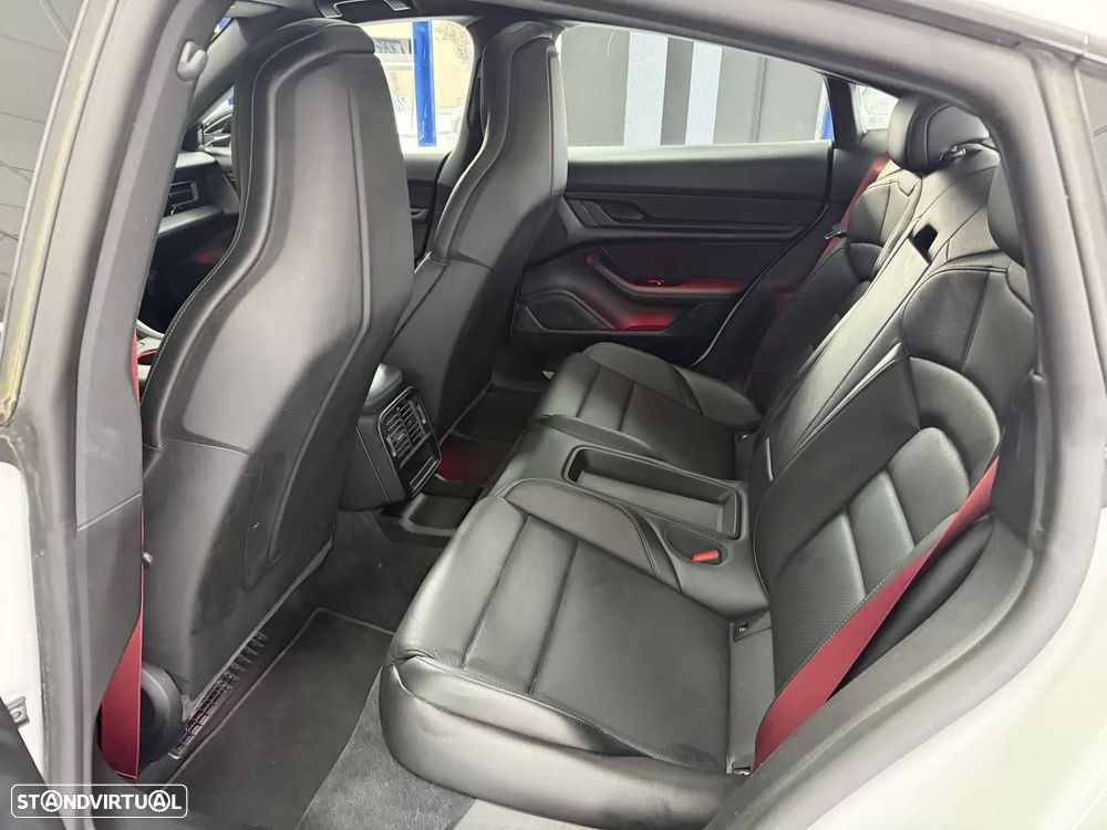 Porsche Taycan 4S - 27