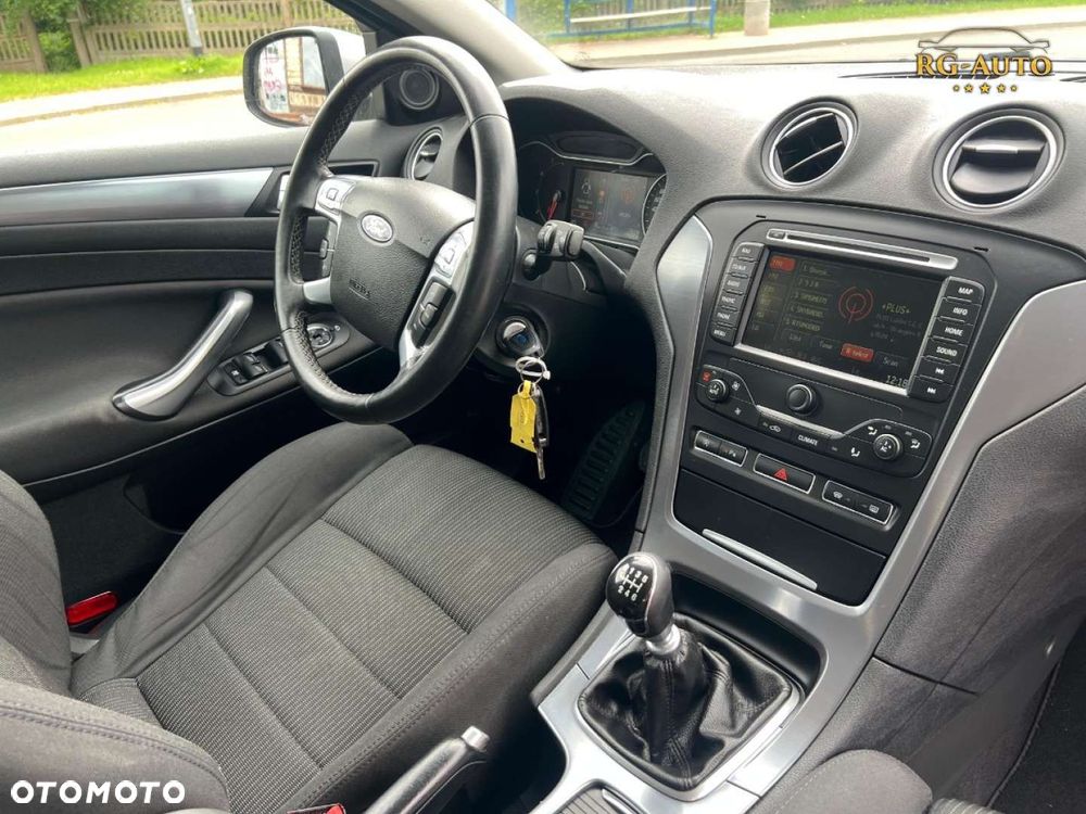 Ford Mondeo - 36
