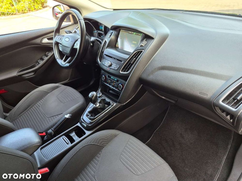 Ford Focus - 10