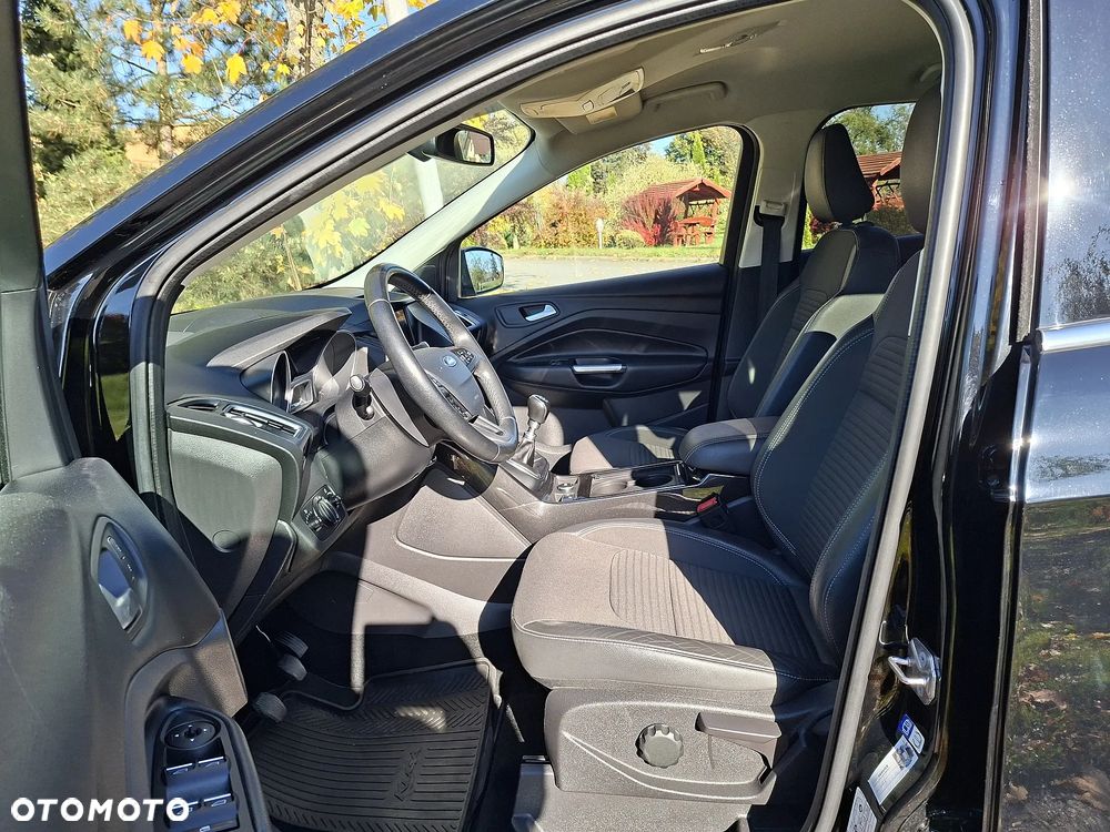 Ford Kuga 1.5 EcoBoost 2x4 Titanium - 14