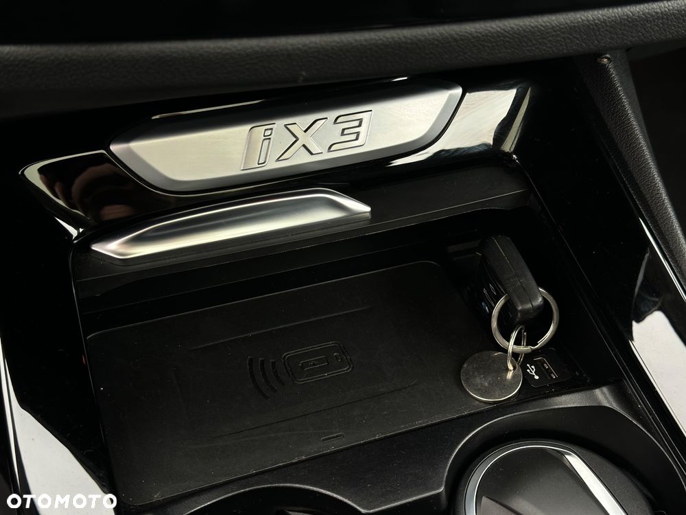 BMW iX3 - 28