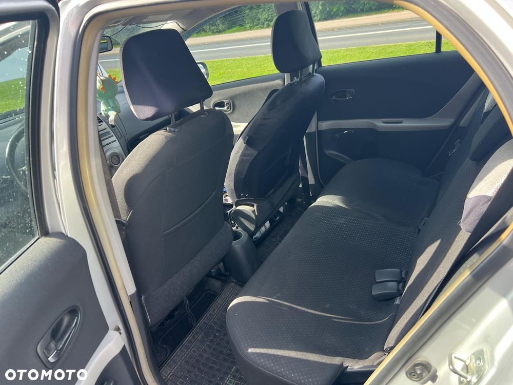 Toyota Yaris 1.0 Premium - 7